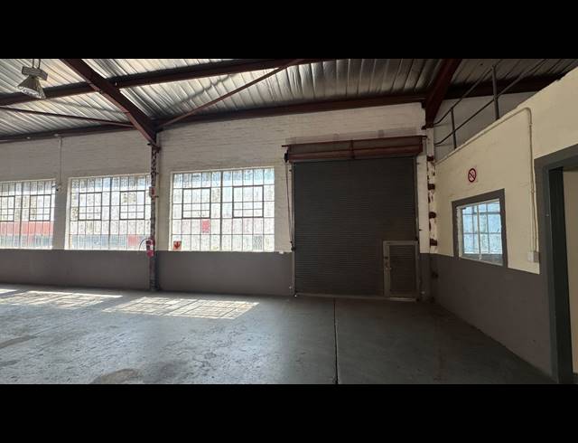 3,720M² WAREHOUSE TO LET IN WYNBERG